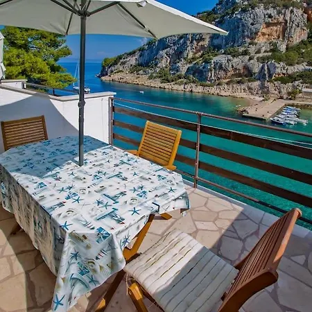 Mateljan * Zastražišće